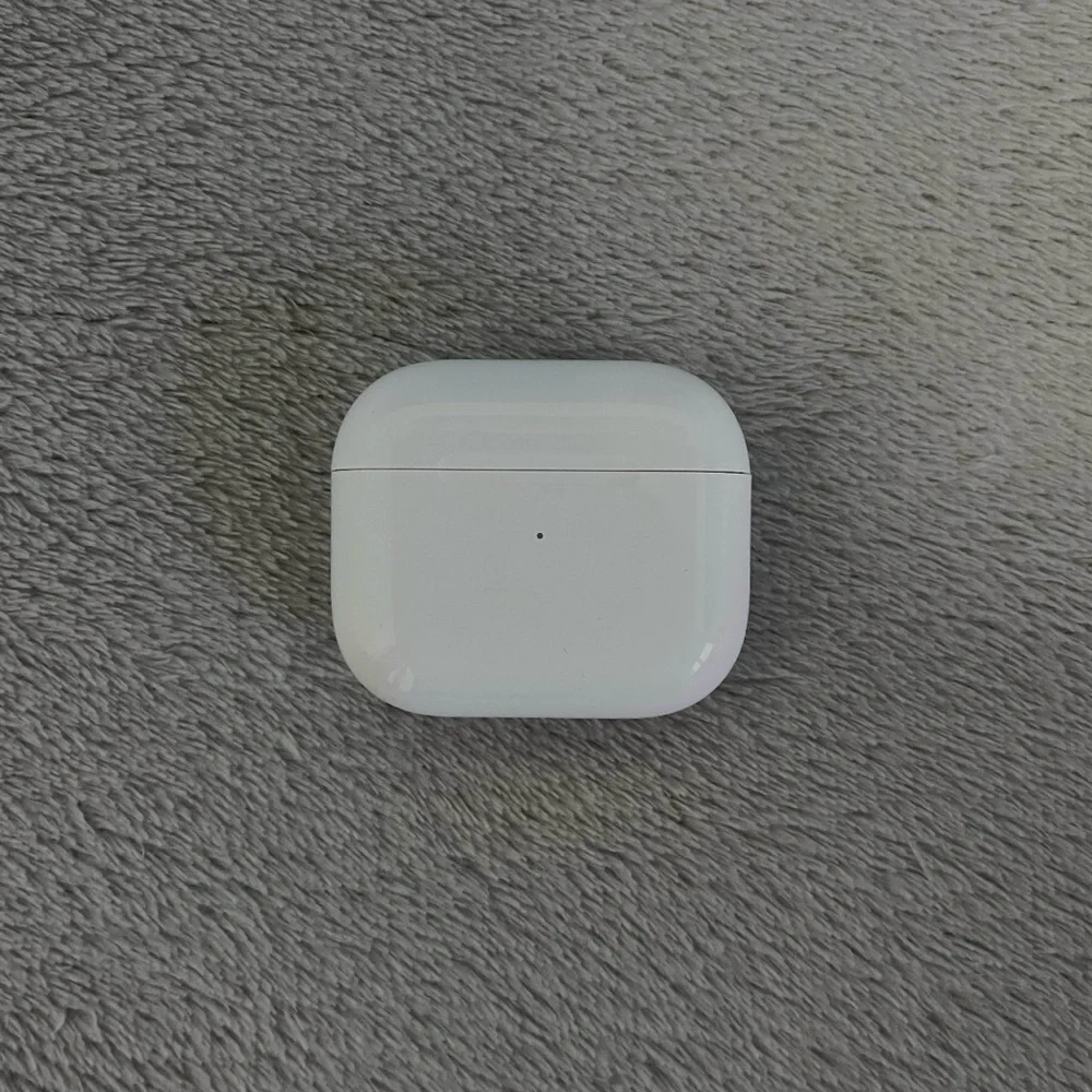 Apple AirPods with Wireless Charging Case - White